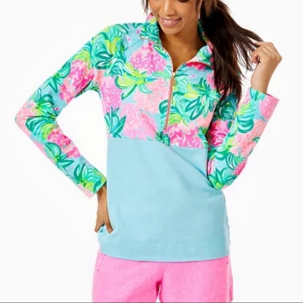 Lilly Pulitzer UPF 50+ Noralie popover in pineapple Shake NWT Large